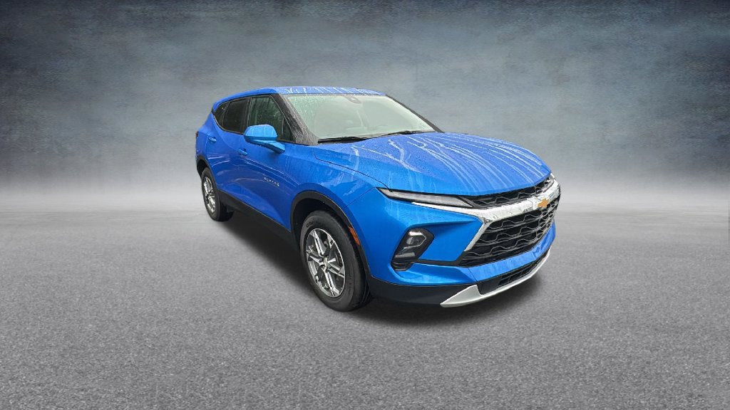 Used 2025 Chevrolet Blazer LT AWD/4WD image 3