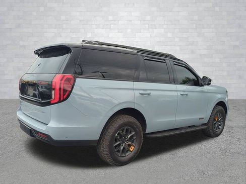 Used 2025 Ford Expedition Tremor AWD/4WD image 5