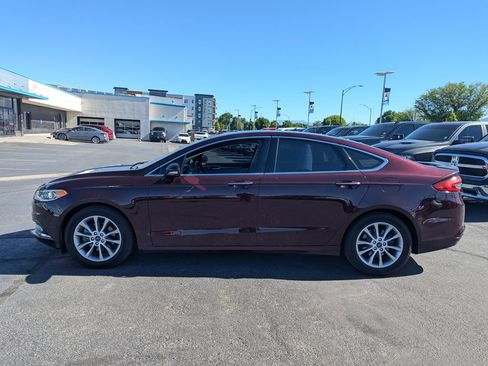 Used 2017 Ford Fusion SE w/ Fusion SE Technology Package FWD image 8