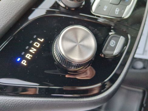 New 2026 Chrysler Voyager LX FWD image 17