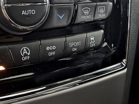 Used 2019 Jeep Grand Cherokee Limited AWD/4WD image 27