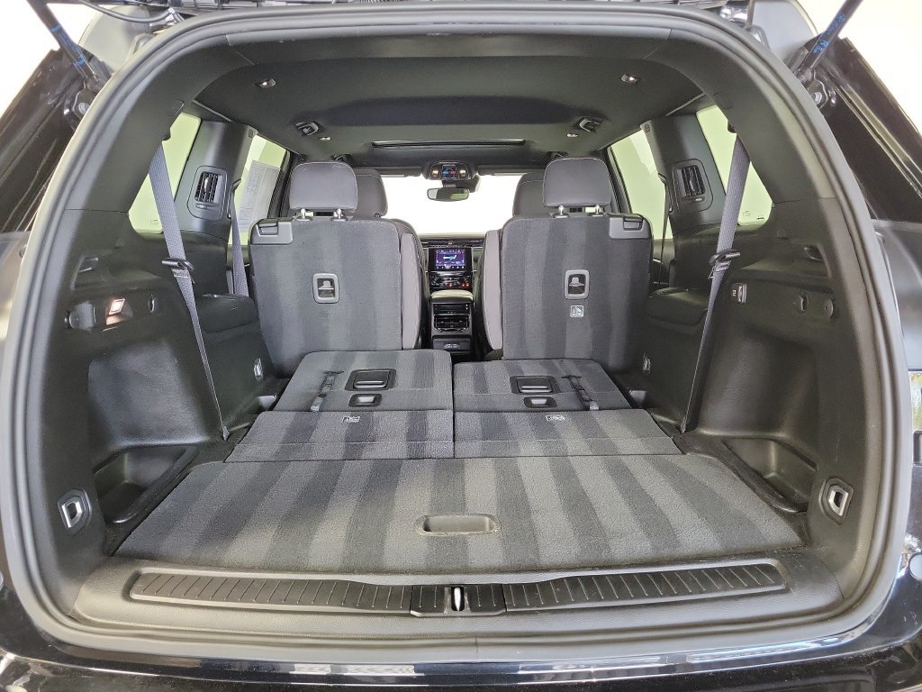 Used 2024 Jeep Grand Cherokee L Laredo RWD image 28