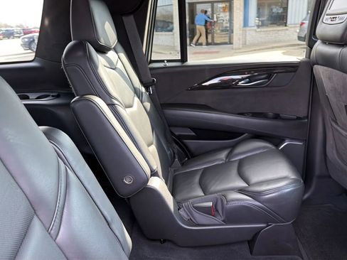 Used 2018 Cadillac Escalade Platinum image 84
