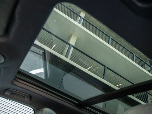 Certified 2026 Porsche Cayenne AWD/4WD image 20