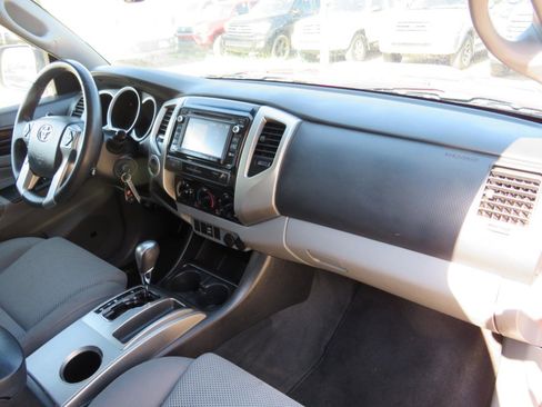 Used 2015 Toyota Tacoma 4x4 Double Cab w/ TRD Sport Package image 16