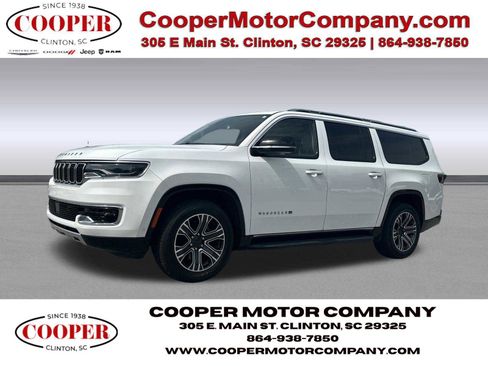 Used 2024 Jeep Wagoneer L Series II w/ Flexible Seating Group RWD image 1