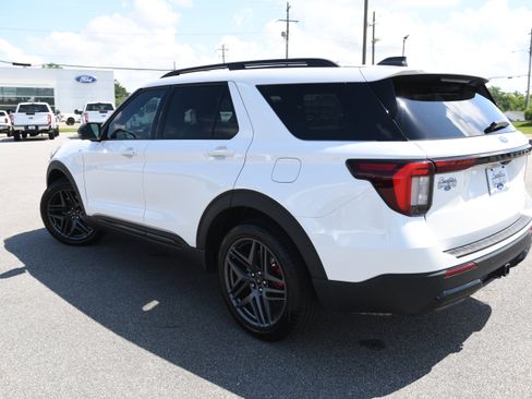 Used 2025 Ford Explorer ST-Line w/ Premium Package RWD image 6