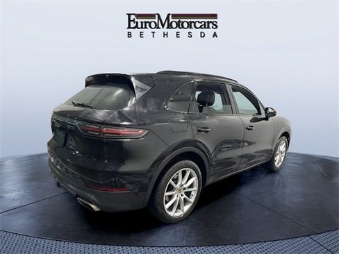 Used 2021 Porsche Cayenne image 5