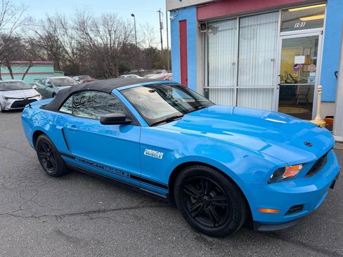 Used 2012 Ford Mustang Convertible image 10