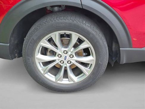 Used 2023 Ford Explorer XLT w/ Equipment Group 202A AWD/4WD image 10