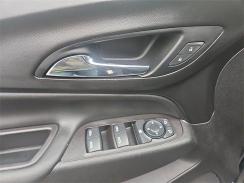 Used 2022 Chevrolet Equinox LT w/ Driver Convenience Package image 23