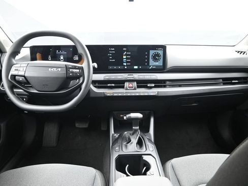New 2026 Kia K4 FWD image 29