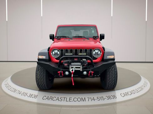 Used 2020 Jeep Gladiator Sport w/ Quick Order Package 24S AWD/4WD image 2