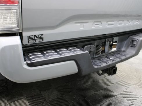 Used 2021 Toyota Tacoma TRD Sport image 32