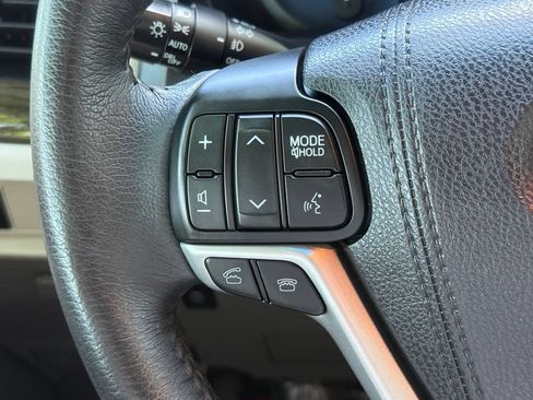Used 2017 Toyota Sienna XLE FWD image 26