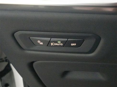 Used 2025 BMW X5 xDrive40i w/ Parking Assistance Package image 29