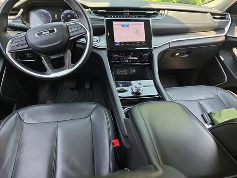 Used 2022 Jeep Grand Cherokee L Limited AWD/4WD image 9