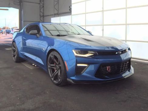Used 2017 Chevrolet Camaro SS RWD image 3