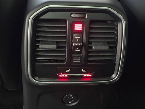 New 2026 Porsche Macan image 19