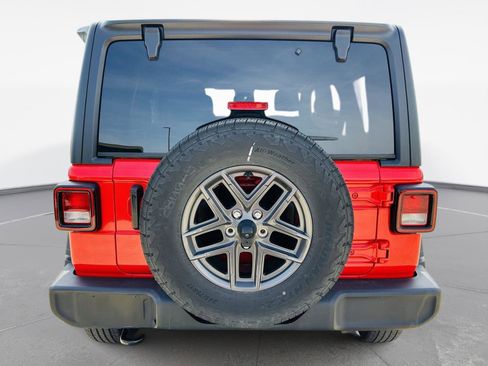 Used 2024 Jeep Wrangler Sport S image 34