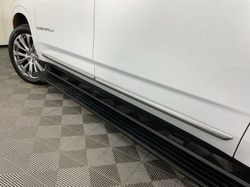 Used 2021 GMC Yukon XL Denali w/ Denali Premium Package image 45