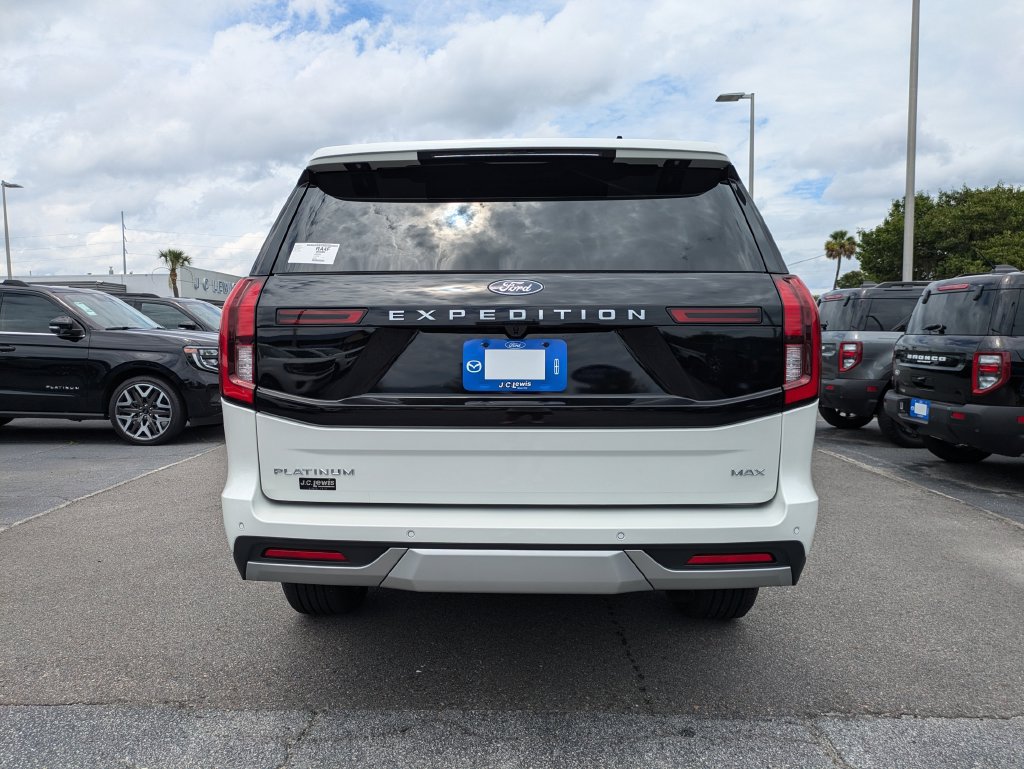 New 2026 Ford Expedition Max Platinum w/ Platinum Ultimate Package AWD/4WD image 5