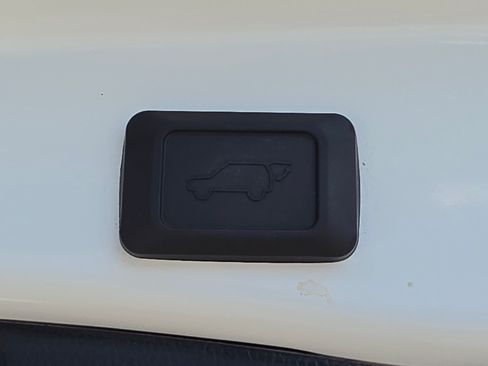 Used 2023 Toyota RAV4 XLE Premium FWD image 11