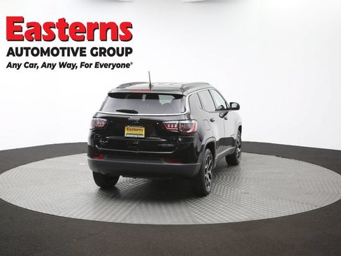 Used 2025 Jeep Compass Limited AWD/4WD image 38