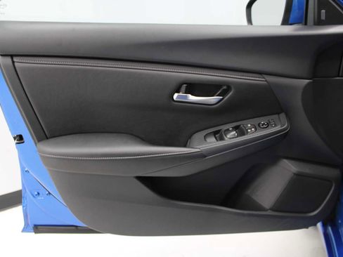 Used 2025 Nissan Sentra SV FWD image 15