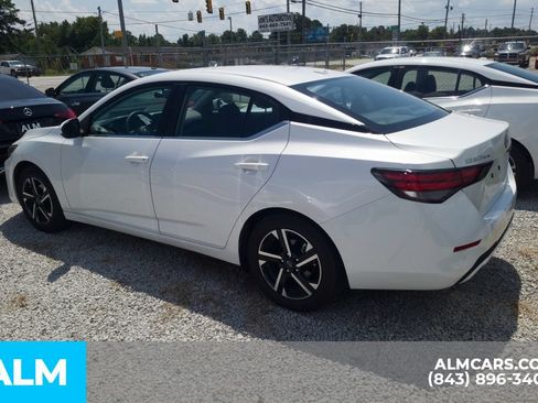Used 2024 Nissan Sentra SV FWD image 5