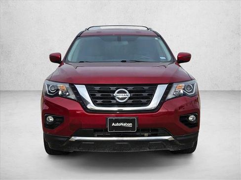 Used 2020 Nissan Pathfinder SV image 2