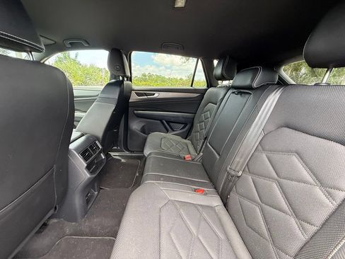 Used 2024 Volkswagen Atlas Cross Sport SE FWD image 14