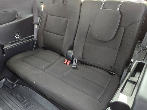 Used 2023 Ford Explorer XLT image 32