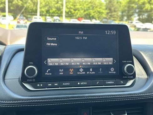 Used 2023 Nissan Rogue SV AWD/4WD image 14