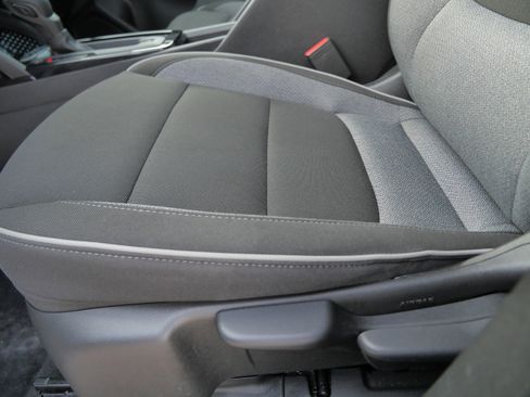 Used 2025 Chevrolet TrailBlazer LT AWD/4WD image 20