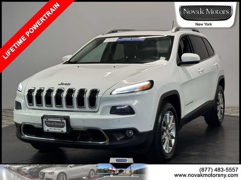 Used 2018 Jeep Cherokee Limited w/ Technology Group AWD/4WD image 4