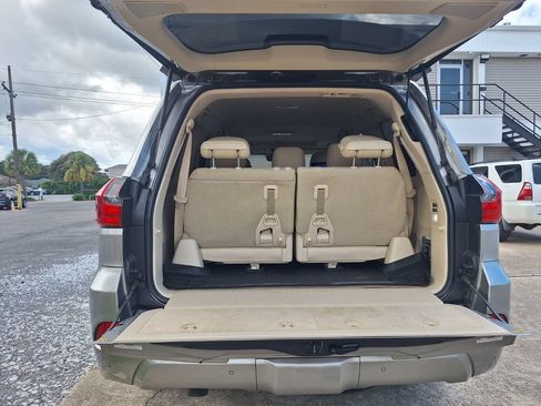 Used 2021 Lexus LX 570 4WD w/ Luxury Package image 28