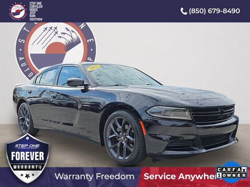Used 2022 Dodge Charger SXT w/ Blacktop Package image 2
