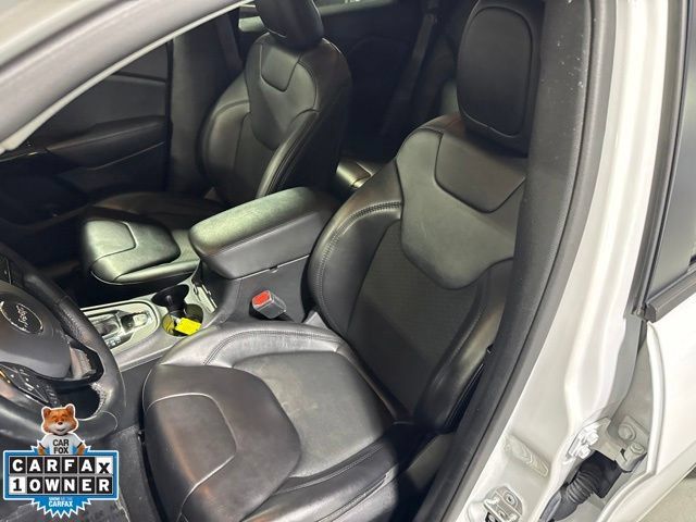 Certified 2021 Jeep Cherokee Latitude Plus AWD/4WD image 19