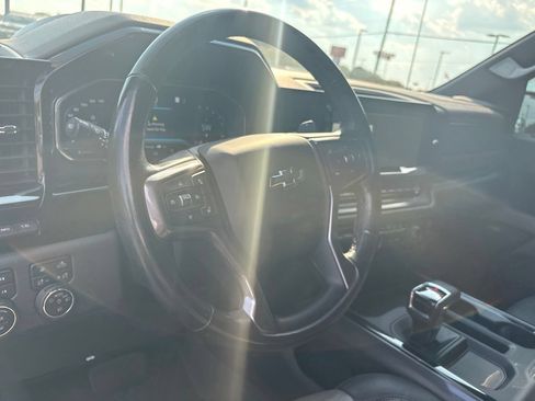 Used 2022 Chevrolet Silverado 1500 ZR2 w/ Technology Package AWD/4WD image 4