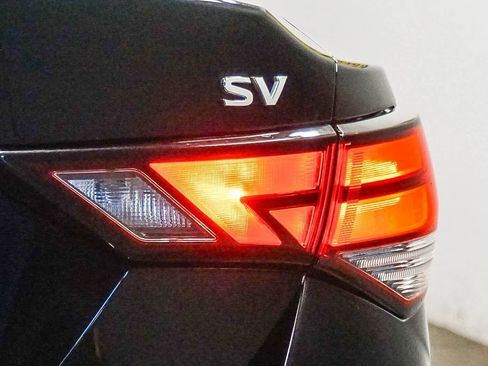 Used 2023 Nissan Sentra SV w/ SV Premium Package image 11