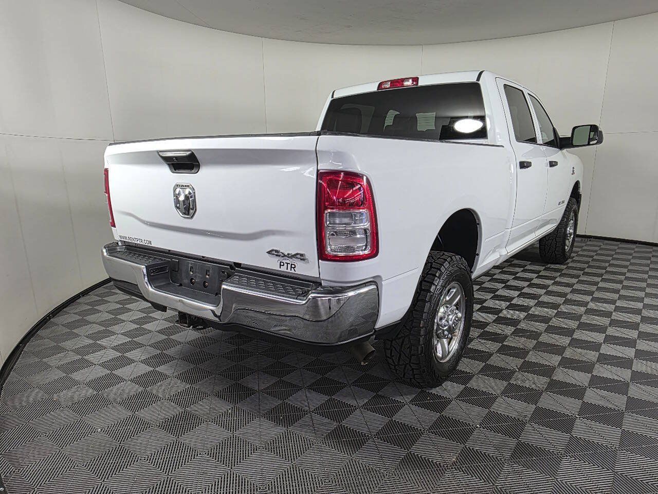 Used 2022 RAM 2500 Tradesman w/ Chrome Appearance Group AWD/4WD image 8