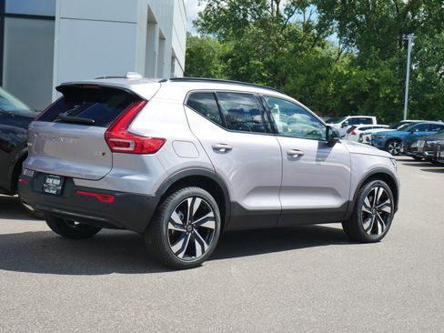 New 2026 Volvo XC40 B5 Plus w/ Climate Package image 3