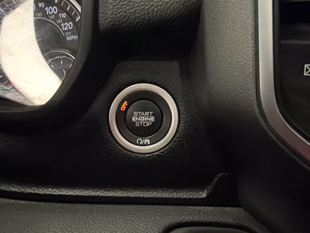 Used 2025 RAM 1500 Big Horn AWD/4WD image 23