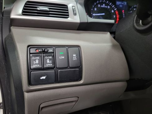 Used 2016 Honda Odyssey EX-L image 19