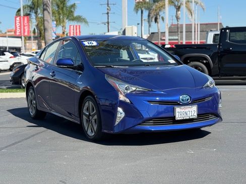 Used 2016 Toyota Prius Three Touring w/ Preferred Accessory Package image 2