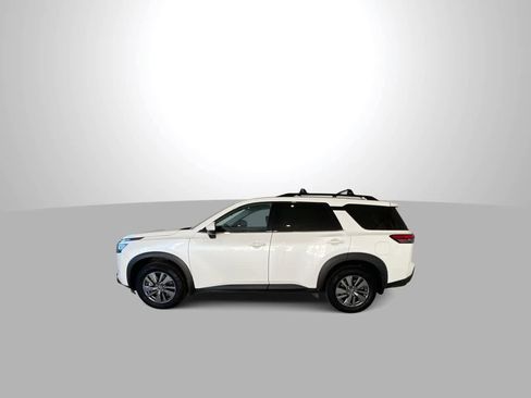 Used 2022 Nissan Pathfinder SV image 5