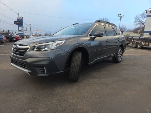 Used 2020 Subaru Outback Limited image 3