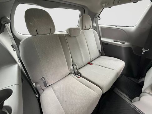 Used 2017 Toyota Sienna LE AWD/4WD image 20