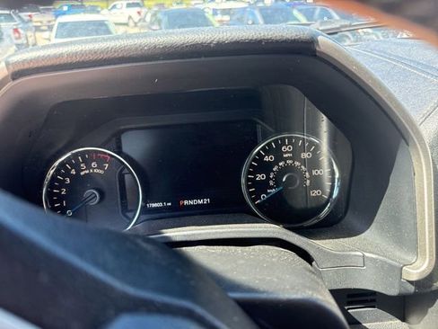 Used 2015 Ford F150 Lariat w/ Equipment Group 502A Luxury AWD/4WD image 24
